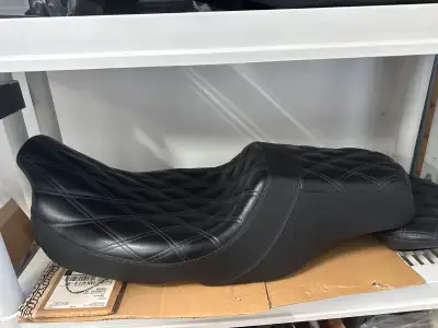 Harley Davidson touring seat by Corbin, with optional passenger rear pad for sissy bar. This is Corb...