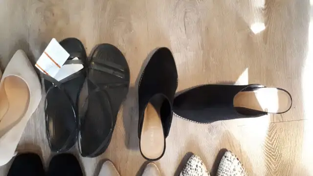 Womens Shoes in Women's - Shoes in Norfolk County - Image 7