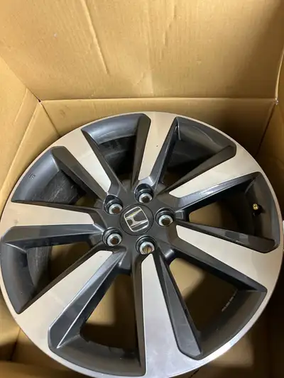 Set of 4 brand new 20” Honda pilot rims. Still in the box. Perfect for set of winter tires. Retail f...