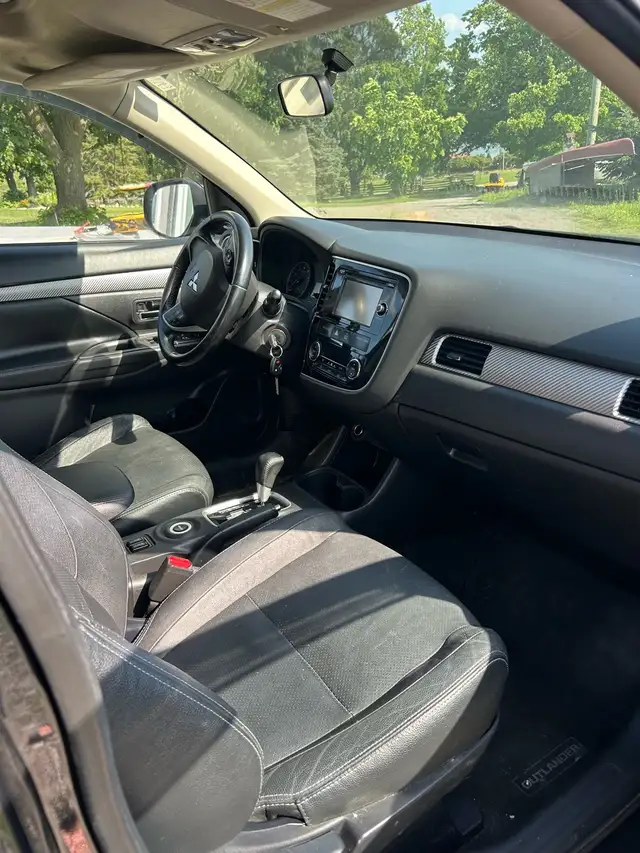 2015 Mitsubishi Outlander545693773910528003