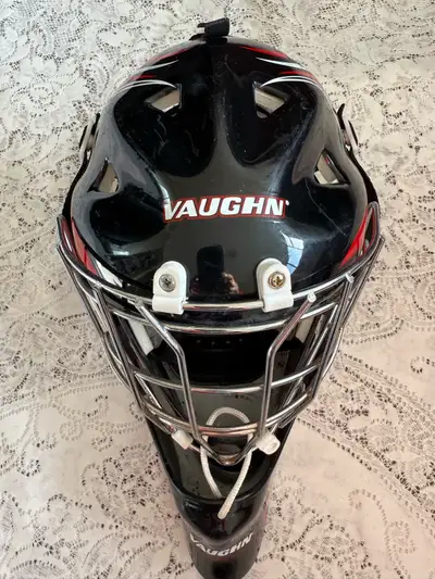 Youth Street Helmet (good condition), View more