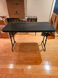 Indoor/Outdoor dining folding table
