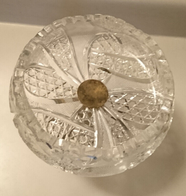 Vintage Crystal Saw Tooth Candy Dish with Brass & Marble Base in Arts & Collectibles in Oshawa / Durham Region - Image 2
