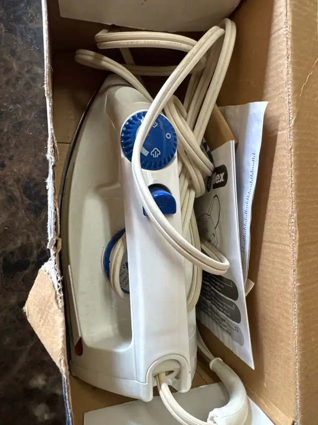 Proctor Silex Easy Press Iron593258841627709441