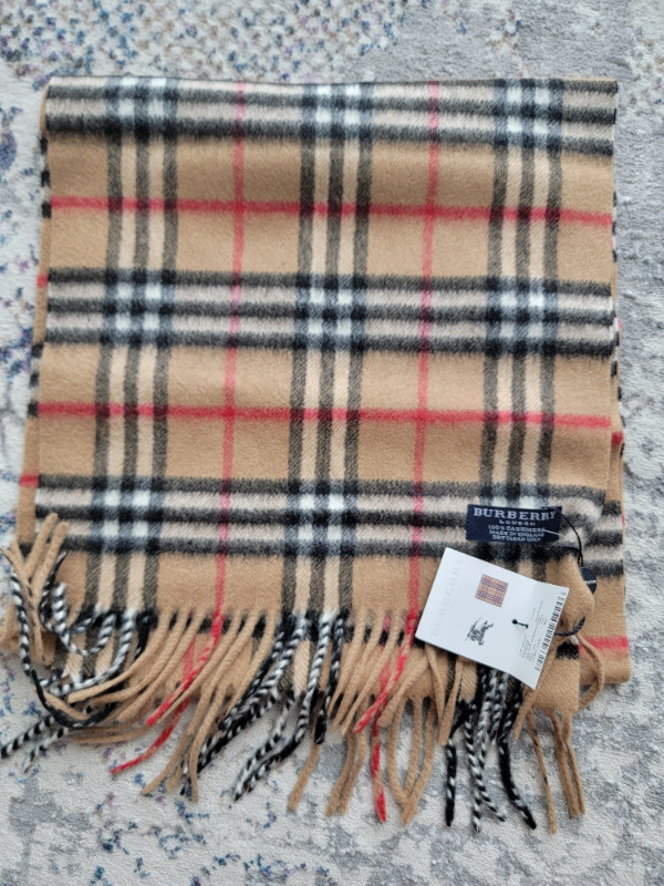 AUTHENTIC BURBERRY CASHMERE SCARF in Other in Oakville / Halton Region