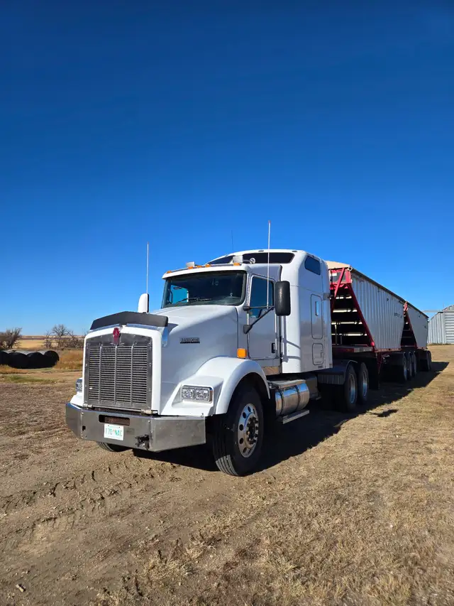 2006 Kenworth t800 C15 in Heavy Trucks in Saskatoon - Image 6