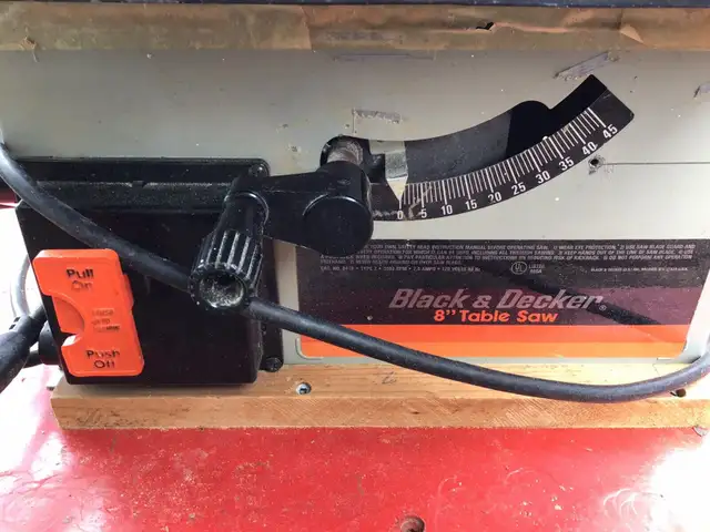 Black & Decker  8" Table saw - blade not included in Power Tools in Oakville / Halton Region - Image 5