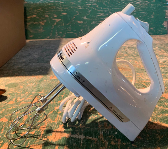 KitchenAid Classic 3 Hand Mixer in Processors, Blenders & Juicers in Strathcona County