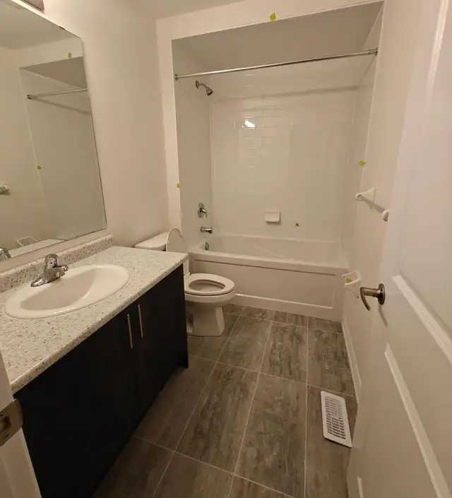 Female Only - Private Room For Rent in Room Rentals & Roommates in Kawartha Lakes - Image 12