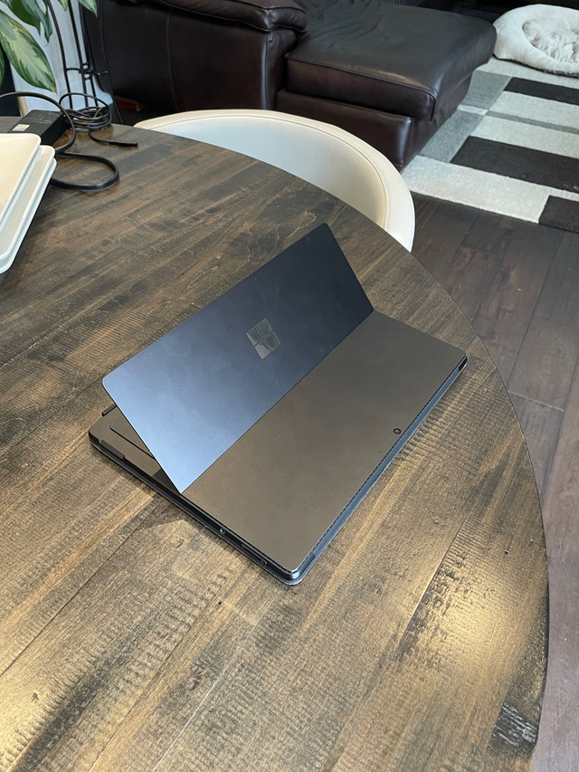 Microsoft Surface pro 8  in Laptops in Markham / York Region - Image 2