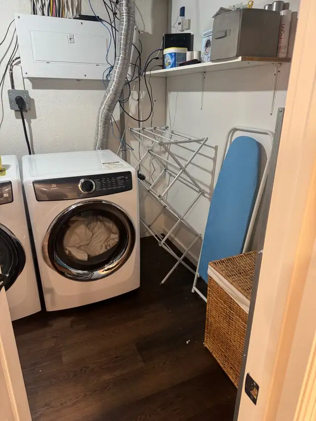 Luxury Townhouse Burlington 3 bedroom 3 bathroom | Room Rentals ...