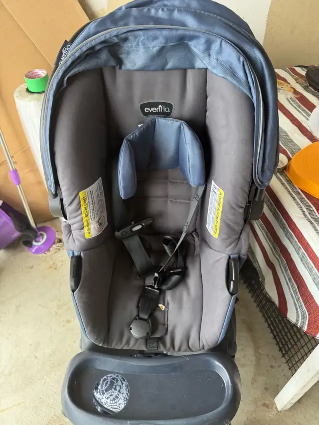 evenflo stroller and car seat in Strollers, Carriers & Car Seats in Mississauga / Peel Region - Image 2