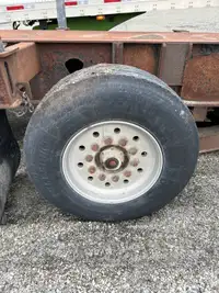 385/65 R22.5 tires and rims