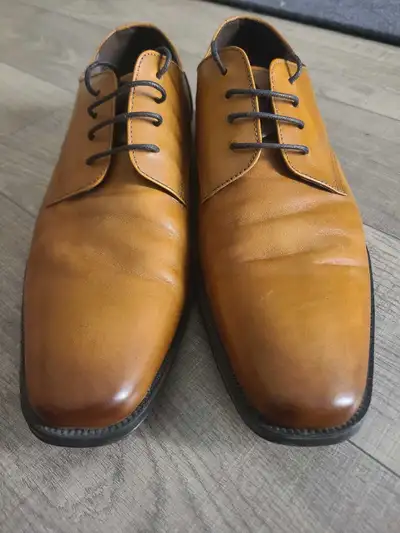 Worn once for 1.5hrs, essentially brand new.