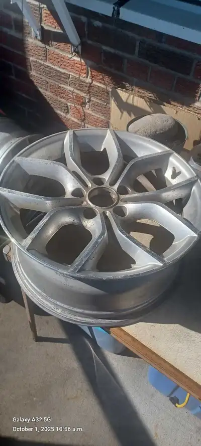 4 alloy 18 inch rims for BMW x3 ,2.8i Bolt pattern is 5x120 These for winter tires. Not perfect look...