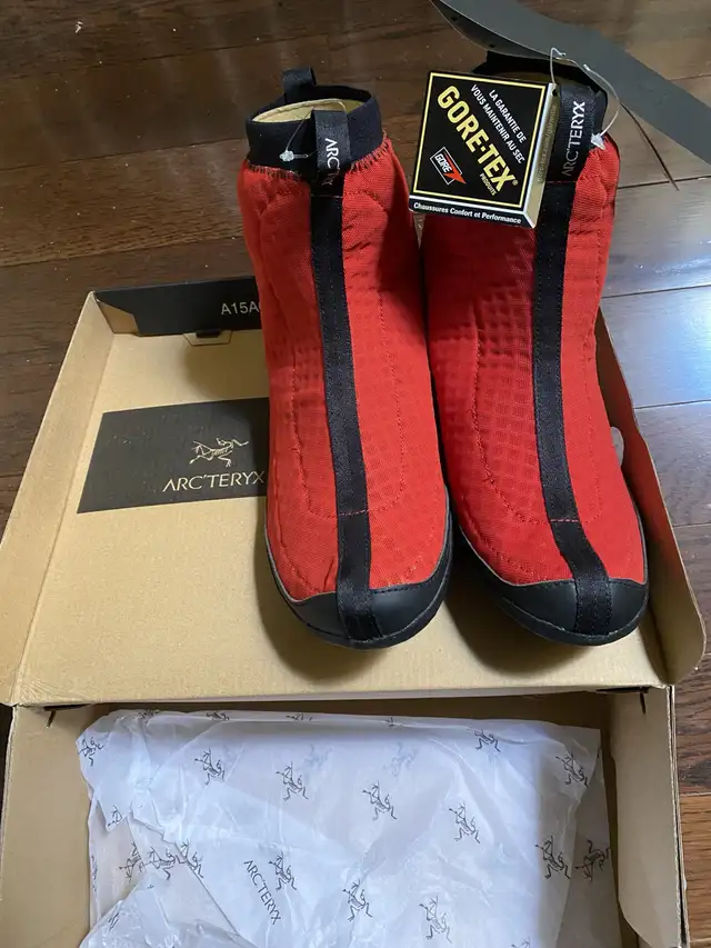 Arc’teryx Gortex  mid shoe linear in Men's Shoes in City of Toronto - Image 3