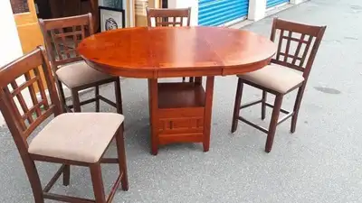 BEAUTIFULLY FINISHED BAR TABLE WITH A LEAF AND 4 COMFORTABLE BAR CHAIRS, REALLY A NICE LOOKING SET U...