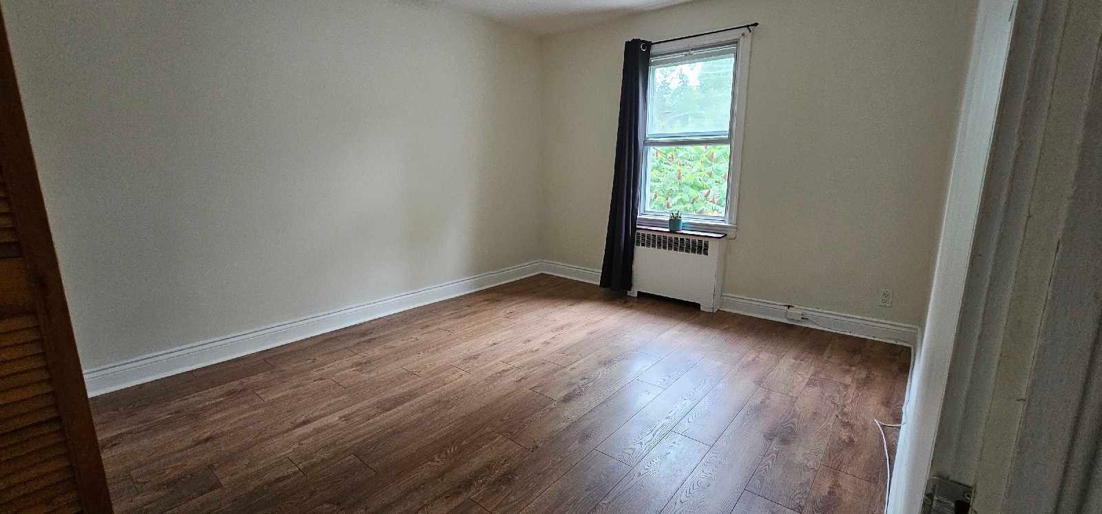 Spacious Room + Large Closet in NDG 4½ – $878 All Included — photo 1