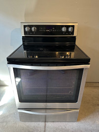 Whirlpool 30-in 6.4 cu ft Electric Range with Convection Oven