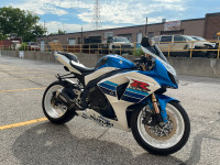 2011 Suzuki GSXR 1000 - For Sale   $10,000