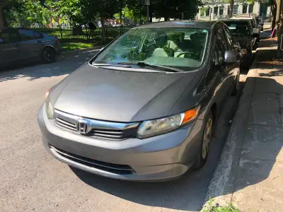 Honda Civic 2012 (Manuelle) – Seulement 120 000 km !Prix : [Insérer votre prix] $Bonjour, je quitte...