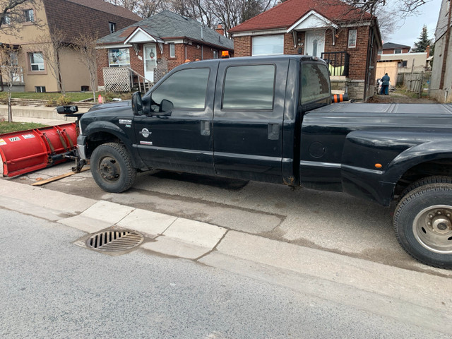 2006 Ford F350 Dually for sale. PRICE CHANGE in Cars & Trucks in City of Toronto - Image 3