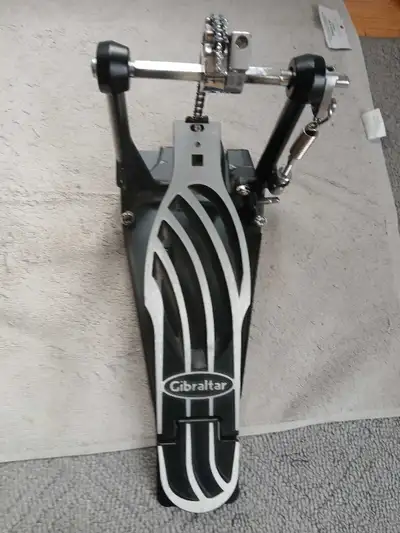 Kick drum pedal. the beater is missing. You can buy on Amazon, View more