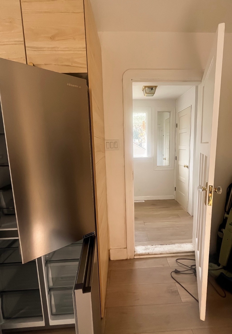 Renovated 2 Bedroom Mainfloor House 3