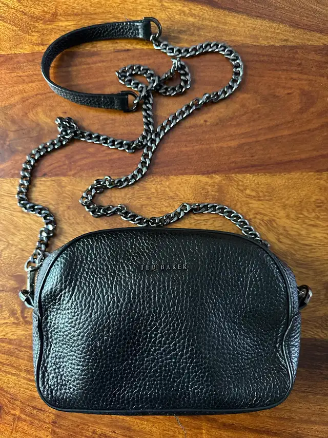 Ted Baker Sac à Main Taille Fanny Pack Waist Handbag in Women's - Bags & Wallets in City of Montréal - Image 2