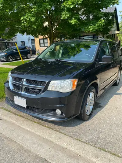 CERTIFIED! 2011 Dodge Caravan Crew. Runs great, drives super smooth. Fully loaded for a 2011, - Auto...
