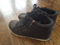 Youth girl shoes Size 3US