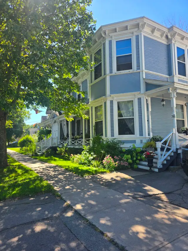 Huge, Luxury, Historical, Downtown, Riverfront 3 Bed,2Bath.