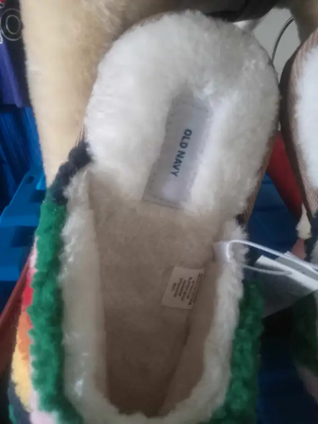 New!!! Super soft Old Navy slippers62863730177923123