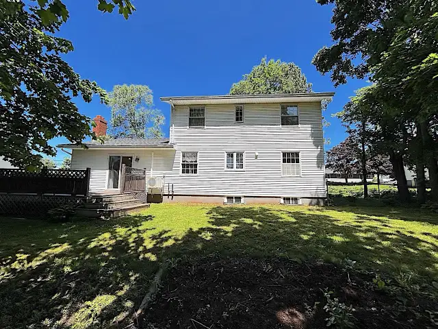 Spacious 7 Bedroom House – 3.5 Bath – Charlottetown PEI