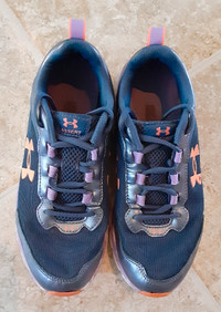 Womens / Youth Under Armour Size 7 Running Shoes