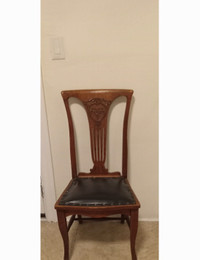 **Vintage Dining Chair**