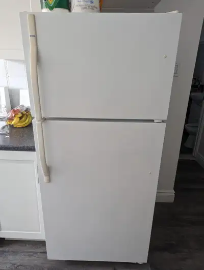 Frigo / Frigidaire / Fridge / Refrigerator and freezer, View more