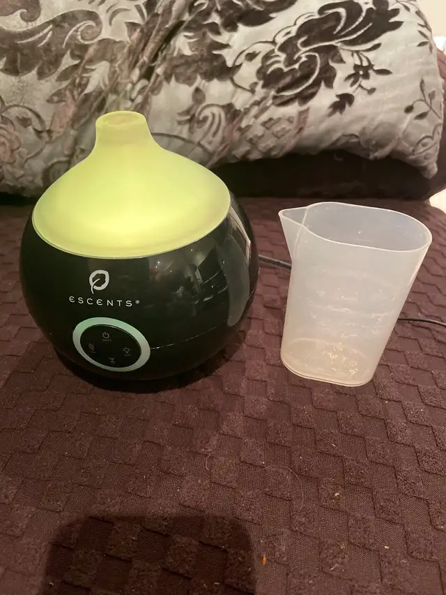 ESCENTS DIFFUSER in excellent condition works great in Health & Special Needs in Markham / York Region - Image 8