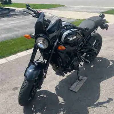 2nd Owner, bought fall last year from mature owner no mods. Added a Puig screen and bar end mirrors...