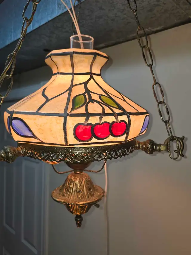 Table lamp & matching ceiling light in Indoor Lighting & Fans in Ottawa - Image 4