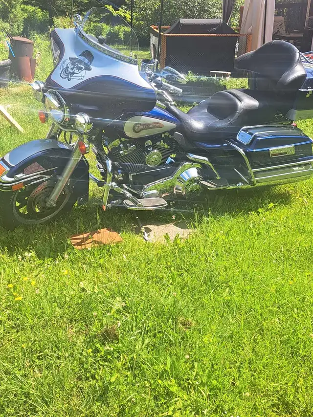 moto harley davidson in Touring in Laurentides - Image 9