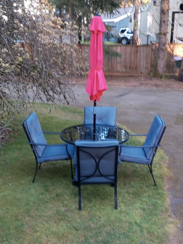 7pc Patio Set in Patio & Garden Furniture in Comox / Courtenay / Cumberland - Image 3