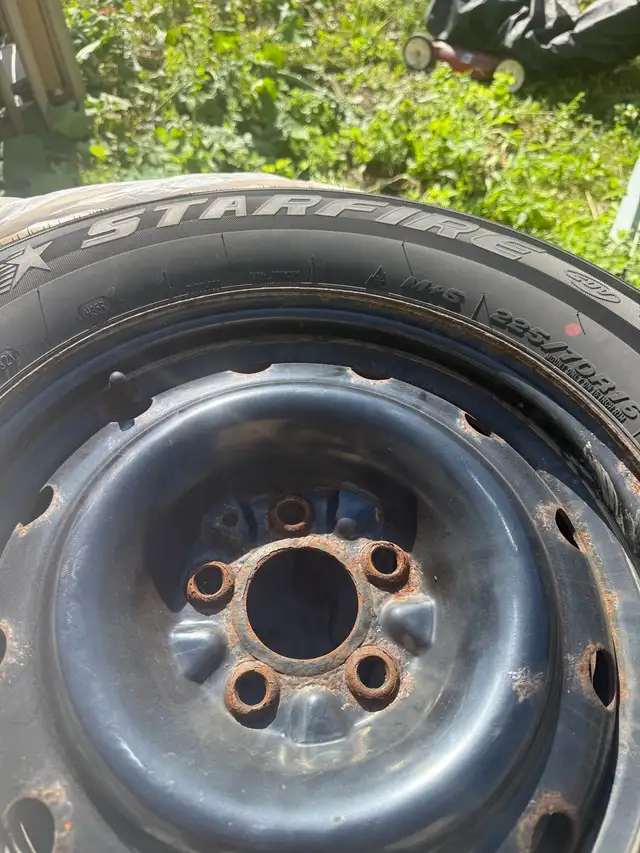 4 winter tires on rim used on Mazda cx7 in Tires & Rims in Kitchener / Waterloo - Image 4