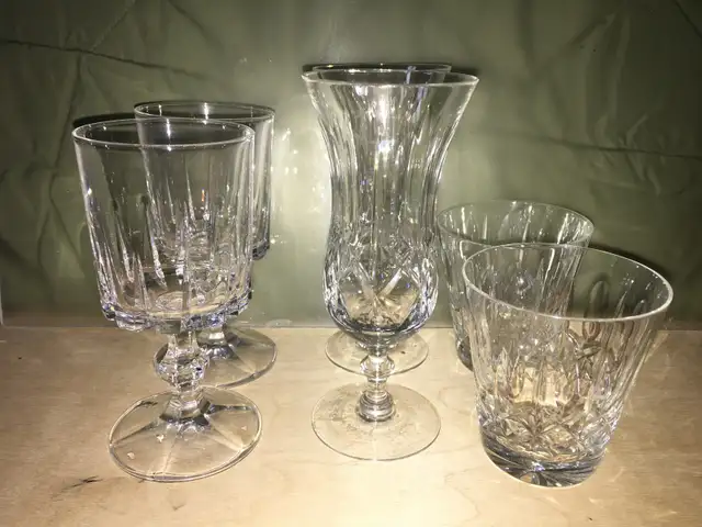 Crystal wine glasses 6 pcs in Kitchen & Dining Wares in City of Montréal - Image 3