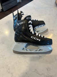 Ccm tacks skates like new size 5 