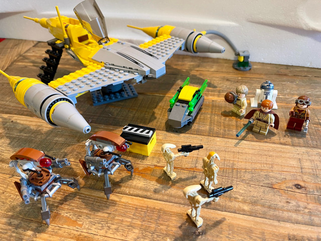 LEGO Star Wars Naboo Starfighter (75092) w/ All Minifigs NO INST in Toys & Games in Oshawa / Durham Region