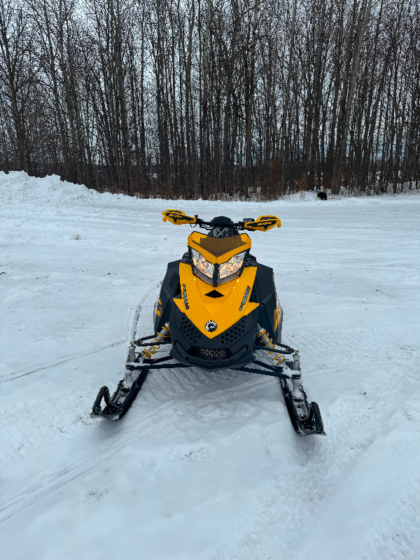 2009 MXZ Renegade 800 LOW KMS in Snowmobiles in Pembroke