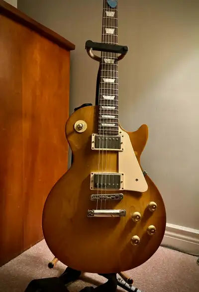 Gibson Les Paul Tribute, View more