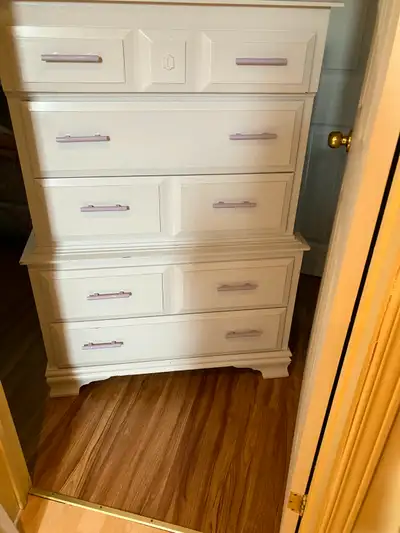 COMMODE POUR CHAMBRE A COUCHER, View more