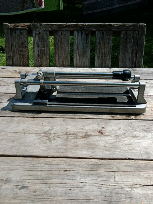 Ceramic Tile Cutter, UpTo 11" Length, Easy To Use, Durable in Hand Tools in Oshawa / Durham Region - Image 3